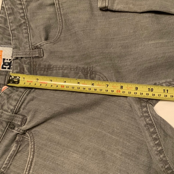 DC Straight Fit Steel Grey Wash Jeans (32x32) EUC - Picture 9 of 14